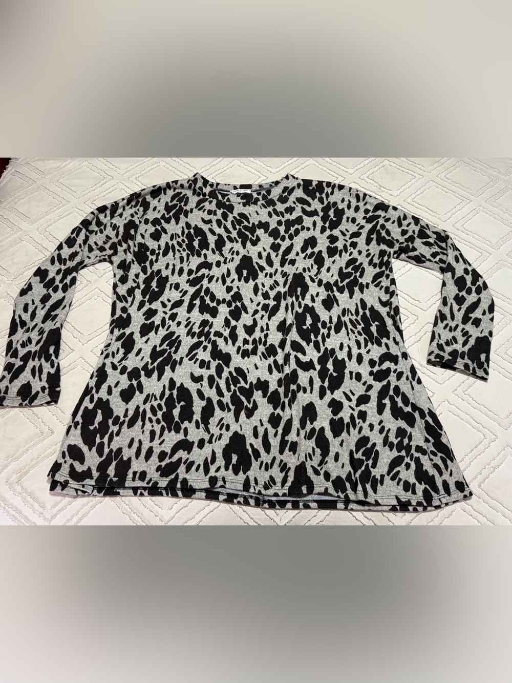 Animal Print Long Sleeve Crewneck Top in Black and Gray